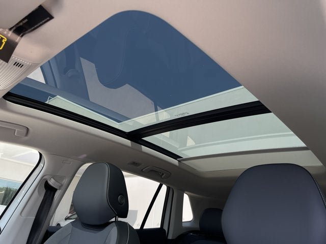 New 2026 Volkswagen Tiguan SE FWD image 16
