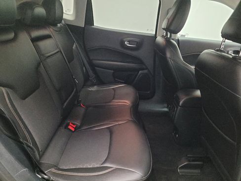 Used 2018 Jeep Compass Latitude w/ Popular Equipment Group FWD image 19