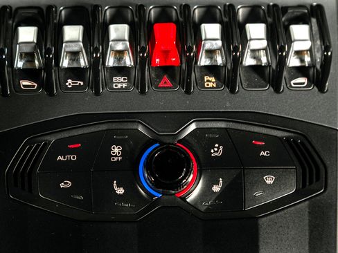 Used 2015 Lamborghini Huracan LP 610-4 image 85