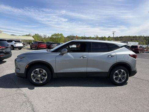 Used 2025 Chevrolet Blazer LT AWD/4WD image 10