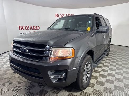 Used 2017 Ford Expedition XLT image 4