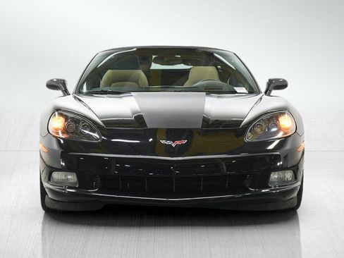 Used 2007 Chevrolet Corvette Coupe w/ Preferred Equipment Group RWD image 8
