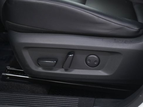 Used 2022 Nissan Rogue SV w/ SV Premium Package image 28