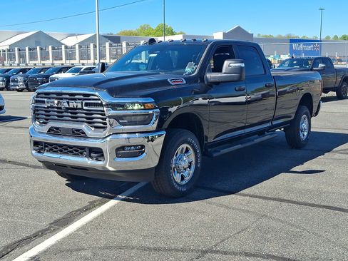 New 2026 RAM 2500 Tradesman AWD/4WD image 2