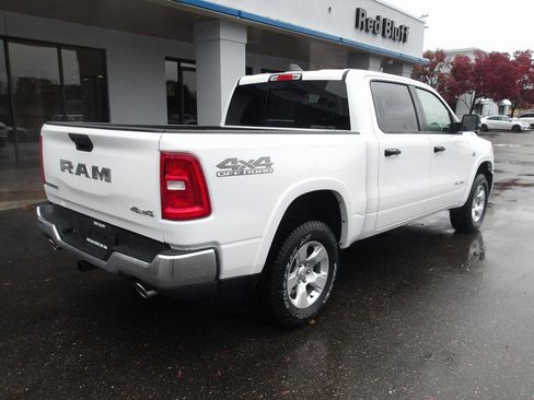 New 2026 RAM 1500 4x4 Crew Cab image 9