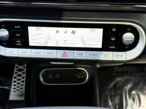 Used 2023 Genesis GV60 Performance image 24