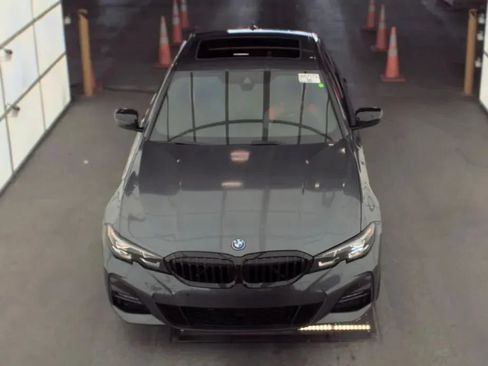 Used 2022 BMW 330e w/ M Sport Package RWD image 4