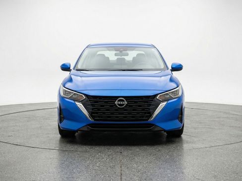 Used 2025 Nissan Sentra SV FWD image 2
