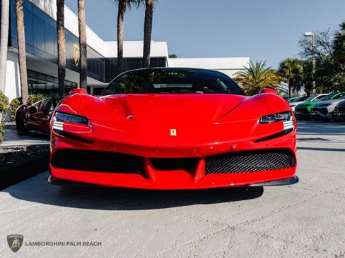 Used 2022 Ferrari SF90 Stradale image 10