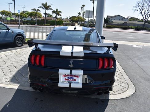 Used 2020 Ford Mustang Shelby GT500 w/ Carbon Fiber Track Pack image 7