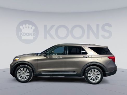 Used 2021 Ford Explorer Limited w/ Equipment Group 301A image 2