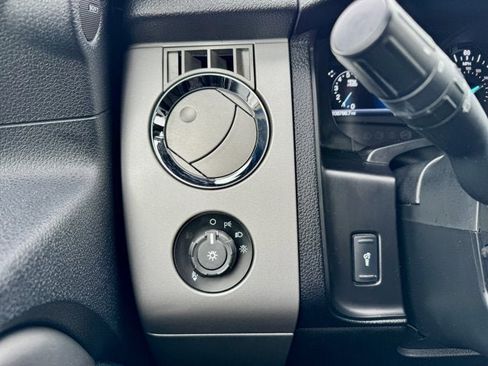 Used 2017 Ford Expedition Limited image 21