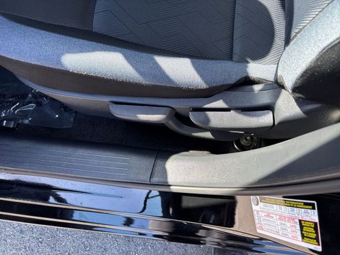 Used 2025 Nissan Versa SV image 22