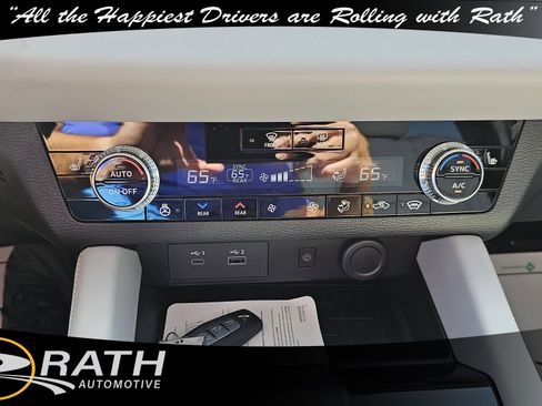 New 2025 Mitsubishi Outlander SEL image 13