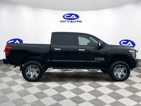 Used 2021 Nissan Titan SV w/ SV Convenience Package AWD/4WD image 2