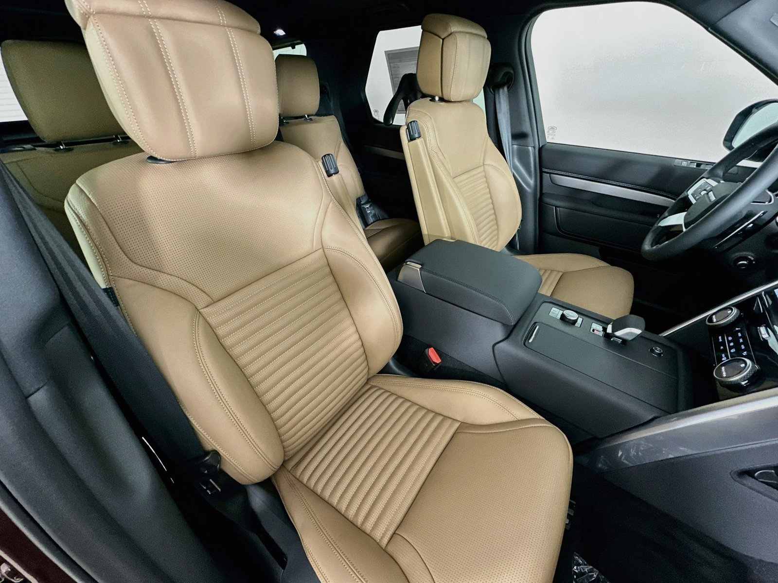 New 2026 Land Rover Discovery Limited Edition AWD/4WD image 45