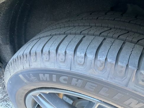 Used 2021 Ford Explorer XLT w/ Equipment Group 202A image 15