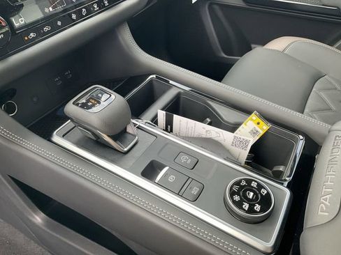 New 2026 Nissan Pathfinder Platinum w/ Accent Package image 25