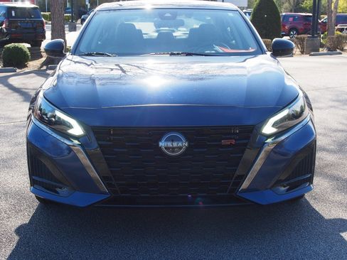 Used 2024 Nissan Altima 2.5 SR w/ SR Premium Package image 2