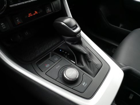 Certified 2024 Toyota RAV4 XSE AWD/4WD image 24