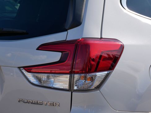 Used 2023 Subaru Forester Limited AWD/4WD image 17