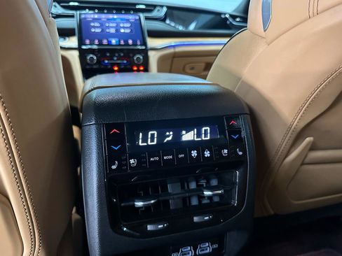 Used 2023 Jeep Grand Cherokee Summit AWD/4WD image 20