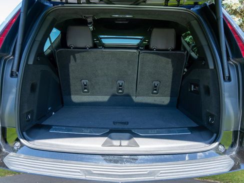 Used 2023 Cadillac Escalade Sport Platinum w/ LPO, ONYX Package AWD/4WD image 28