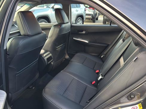 Used 2012 Toyota Camry SE image 9