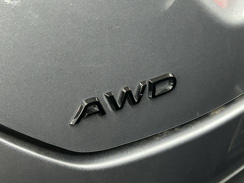 Used 2023 Honda Pilot Sport image 3