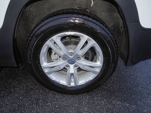 Used 2023 GMC Terrain SLE image 36