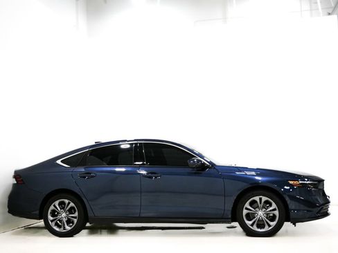 Used 2024 Honda Accord EX image 5
