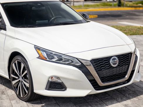 Used 2021 Nissan Altima 2.5 SR FWD image 4