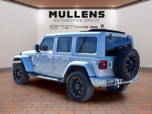 Used 2023 Jeep Wrangler Altitude image 7