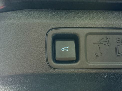 Used 2024 Ford Expedition Max XLT image 29