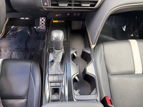 Used 2025 Toyota Camry SE FWD image 19