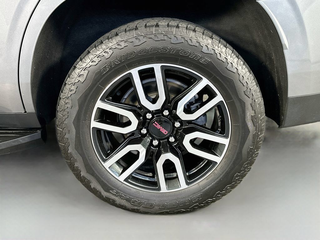 Used 2021 GMC Yukon AT4 AWD/4WD image 32