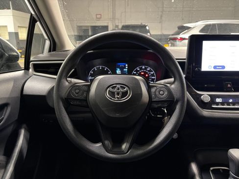 Used 2025 Toyota Corolla LE FWD image 33