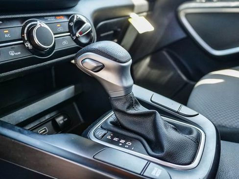 Certified 2023 Kia Soul LX w/ LX Technology Package FWD image 21