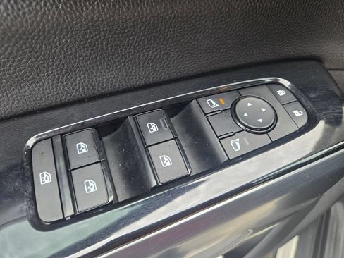 Used 2023 Nissan Pathfinder SL w/ SL Premium Package FWD image 21
