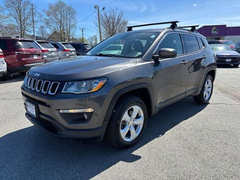 Certified 2020 Jeep Compass Latitude w/ Cold Weather Group AWD/4WD image 7