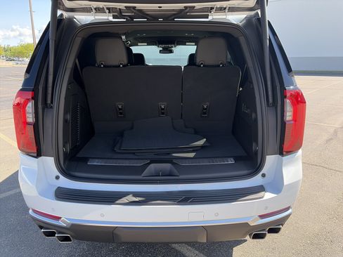 Used 2026 GMC Yukon Denali w/ LPO, Floor Liner Package AWD/4WD image 19