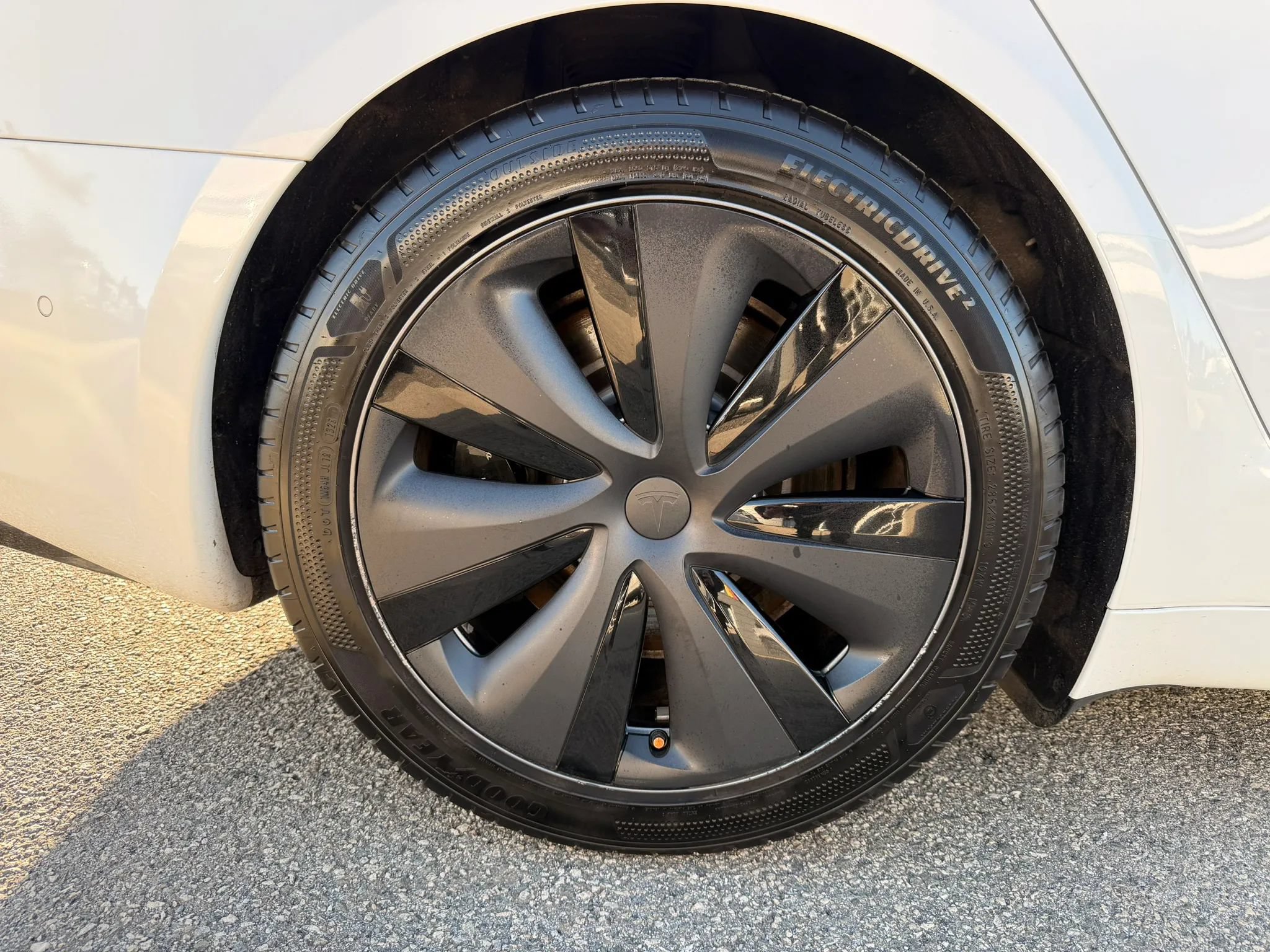 Used 2022 Tesla Model S AWD/4WD image 23