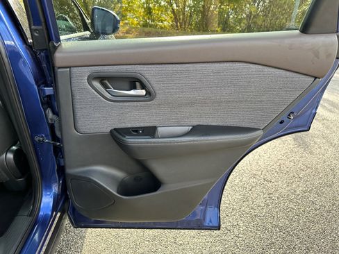 Certified 2021 Nissan Rogue SV image 16