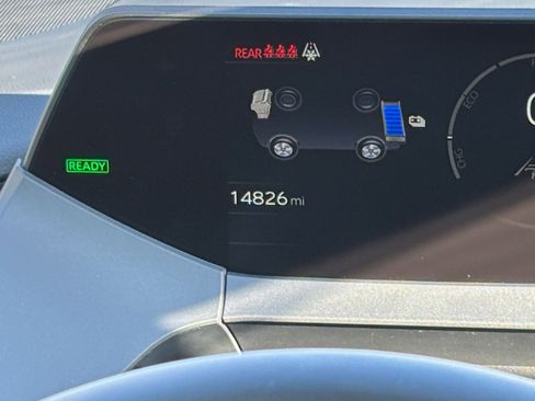 Used 2025 Toyota Prius LE image 38