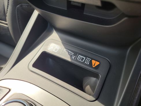 Used 2024 GMC Terrain Denali w/ Denali Premium Package AWD/4WD image 28