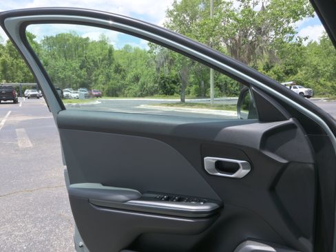 Used 2025 Kia K4 FWD image 25
