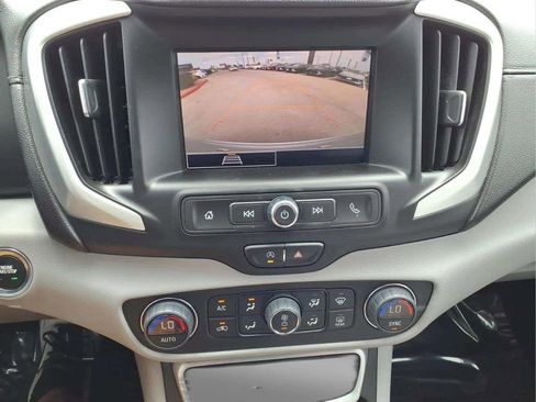 Used 2022 GMC Terrain SLE w/ Driver Convenience Package FWD image 15