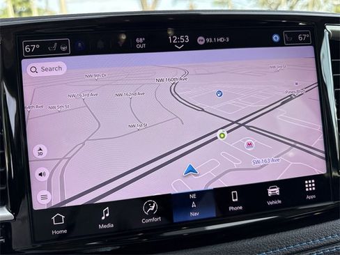 Used 2021 Chrysler Pacifica Touring-L image 18