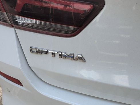 Used 2020 Kia Optima S image 23