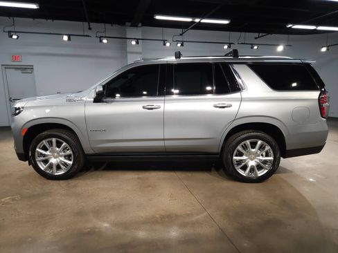 Used 2024 Chevrolet Tahoe High Country AWD/4WD image 4